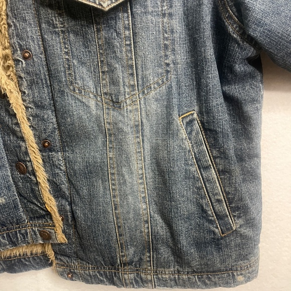 Wrangler Sherpa Lined Denim Jacket Vintage Distressed Trucker Style Medium/Large - Picture 12 of 13